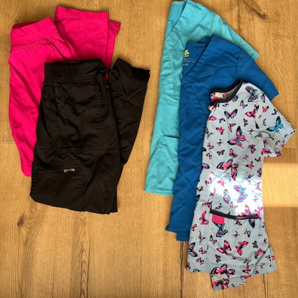 FIGS Scrubs - Picture 4 of 15